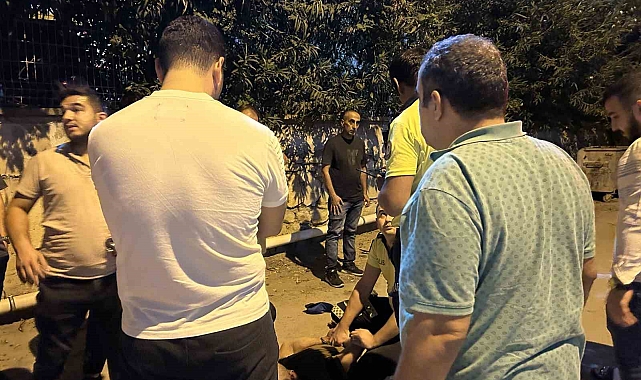 Eve girmeye çalışan hırsız komşular tarafından yakalandı