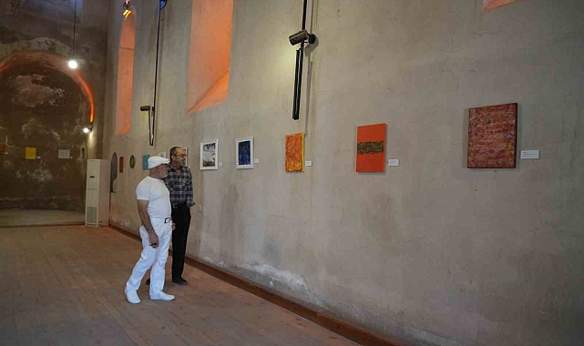 Hint Asıllı Ressam Niğde'de resim sergisi açtı