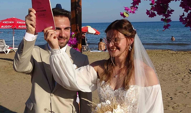 Hollandalı gelin 'Kızkalesi' kıyılan nikahla evlendi