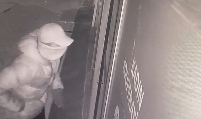 Iğdır'da Türkiye Tarım Kredi Kooperatiflerine ait iş girmeye çalışan hırsız, kaçtı