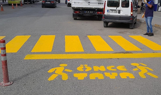 Iğdır’da yaya geçitleri boyandı