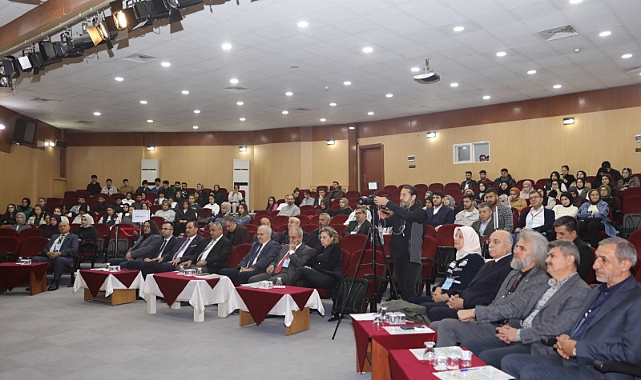 Iğdır Üniversitesinde "I. Uluslararası Günümüz İslam Dünyasında Din Anlayışları Sempozyumu" Başladı