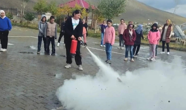 İmam Hatip Lisesi'nde yangın tatbikatı