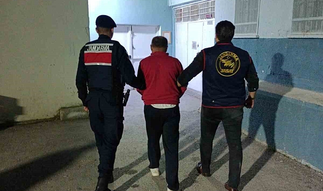 Jandarma ekipleri 40 yıl 10 ay hapis cezası ile aranan şahsı yakaladı