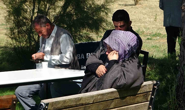 Kaybolan Rojin'in annesi: "Ciğerimiz yanıyor. Ben ve çocuklarım burada perişan olduk"