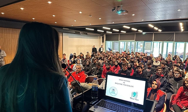 Kız Öğrenci Yurdu'nda işaret dili kursu başladı