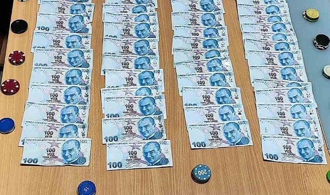 Kocaeli'nin Derince ilçesinde kumarhaneye dönüşen eve baskın yapıldı