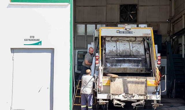 Konya'nın merkez Meram İlçe Belediyesi atölyeleri fabrika gibi çalışıyor