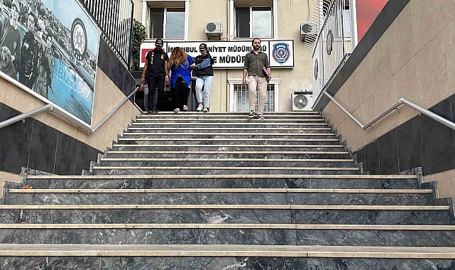 Kuyumcudan hırsızlık yapan suç makinesi firari kadınlar yakalandı