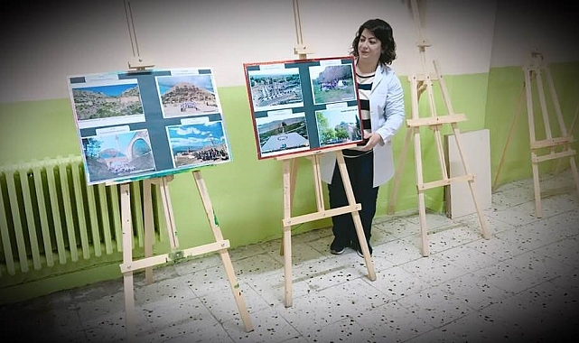 Milli Eğitim Bakanlığı tarafından düzenlenen kutlama programında Erzurum'u Canan öğretmen temsil edecek