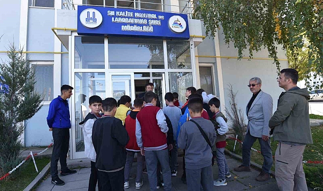 Ortaokul öğrencileri evlerinde ve işyerlerinde kullandıkları suyu yerinde gördüler