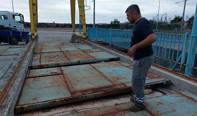 Pompa kuyusuna düşen işçiyi arkadaşları kurtardı