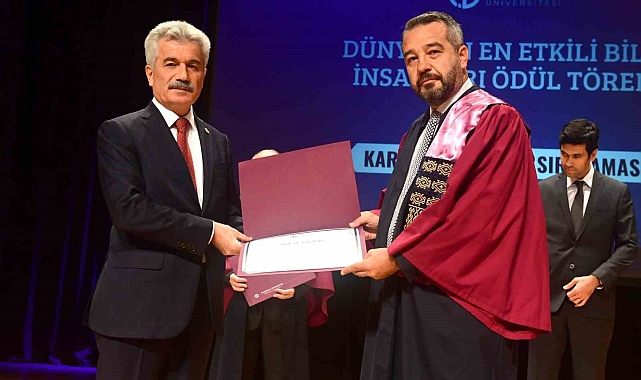 Prof. Dr. Cem Işık gösterdiği başarılarla hem Erzurum'u hem de ülkemizi dünya çapında gururlandırdı