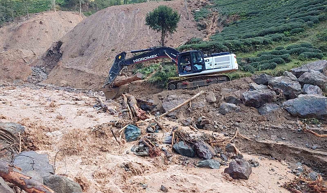 Rize'de yağmur dindi, risk azaldı