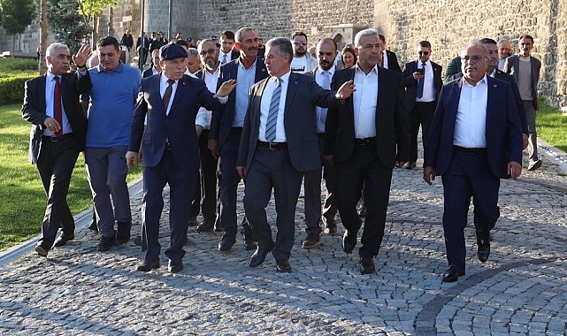 "Şehrimizi daha ileri taşımaya kararlıyız"