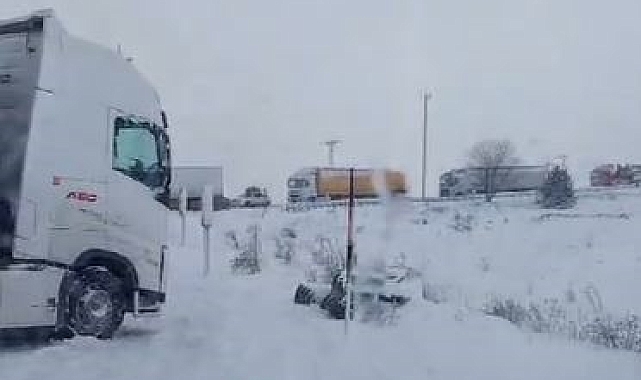 Tırlar yolda kaldı