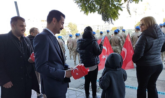 Ülkü Ocaklarından Iğdır’da Cumhuriyet çocuklarına Türk Bayağı