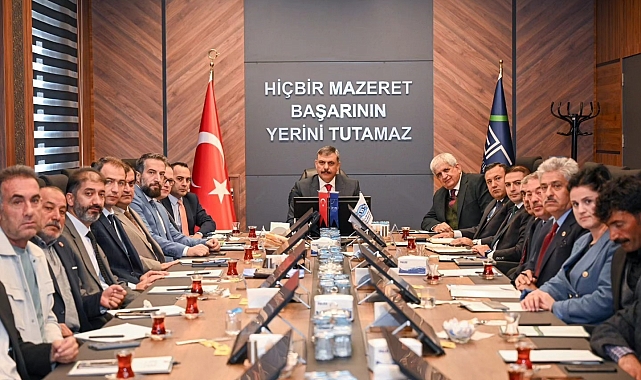 Vali Çİftçi, Muhtarlarla bir araya geldiği toplantıların ekim ayı etabını Aras EDAŞ'ta gerçekleştirdi