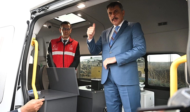 Valisi Mustafa Çiftçi, "Mobil göç aracı"nda incelemelerde bulundu