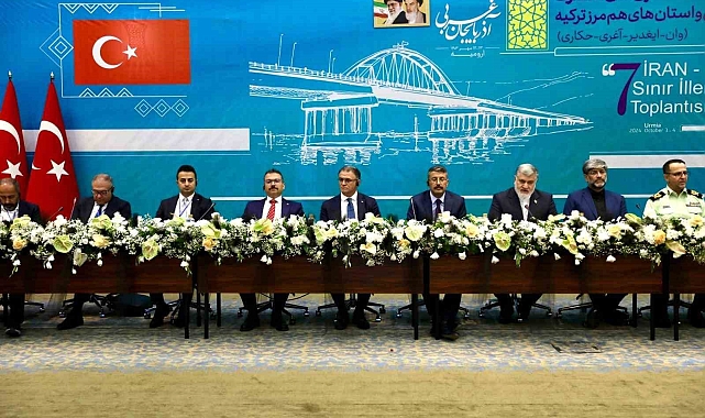 Van Valisi Ozan Balcı ve beraberindekiler, İran'da ekonomik işbirliği toplantısına katıldı