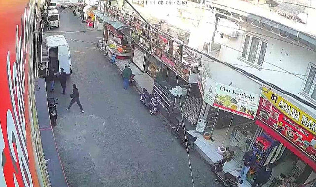 Adana'da ekmek dağıtımında silahlı saldırıda 2 kişi yaralandı