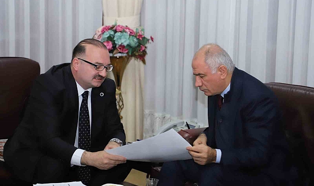 Afkan Âlâ'dan Rektör Hacımüftüoğlu'na ziyaret