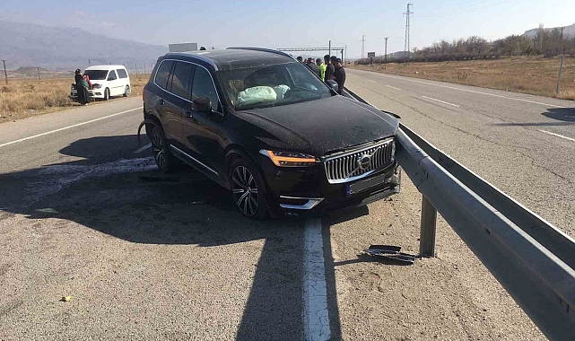 Ağrı'da meydana gelen trafik kazasında 3 kişi yaralandı