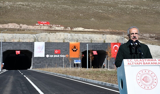 Aşık Şenlik Tüneli hizmete açıldı