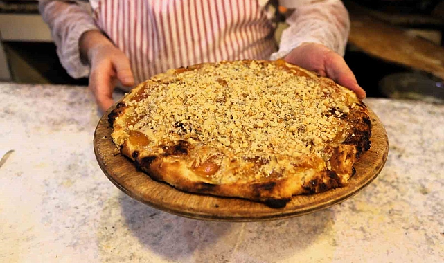 Bal kabaklı tahinli pide yapan usta, Dubai çikolatasına rakip olduğunu iddia etti