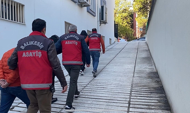 Balıkesir'de husumetlisini yol ortasında öldüren zanlı tutuklandı