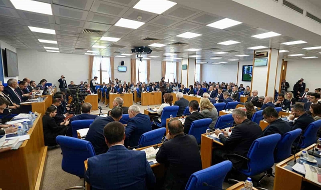 CHP'li vekilden Bakan Kurum'a övgü