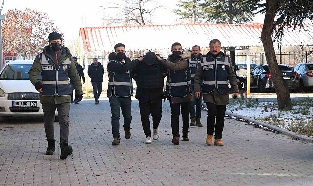 Çifte cinayetin şüphelileri tutuklandı