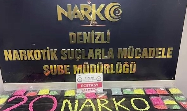 Denizli'de, zehir tacirlerinin evinden çok miktarda uyuşturucu madde çıktı