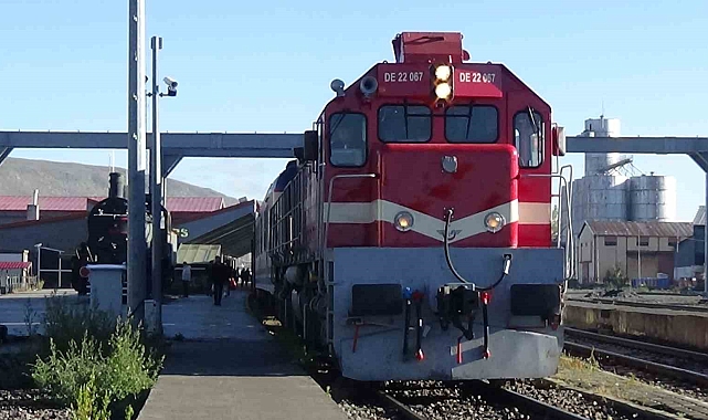 Doğu Ekspresiyle tren yolculuğu yerli ve yabancı turistlerden yoğun ilgi görüyor