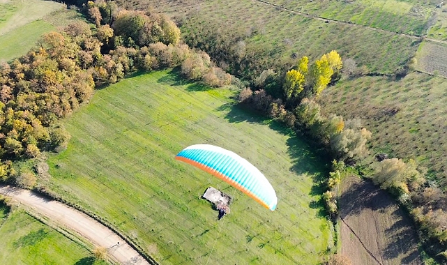 Düzce'de Off-Road yarışlarına Paramotor uçuşu ilgi ile izlendi