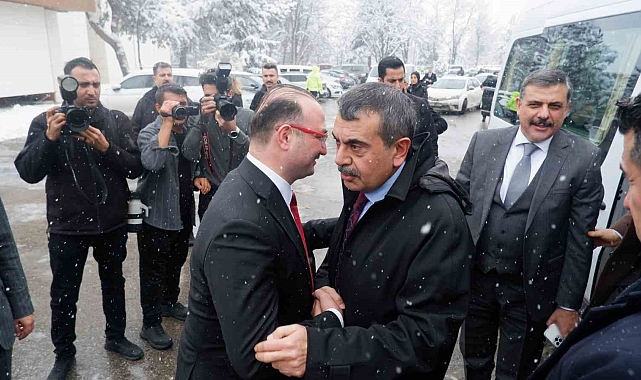 "Eğitimi güncel tutmak, yeni olandan faydalanmak için köklerimiz üzerinde yol alacağız"