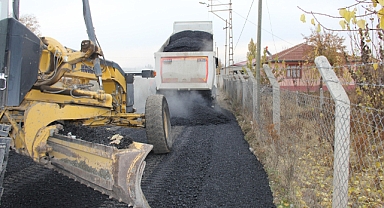 Enginalan Köyünde asfaltlama çalışmaları devam ediyor