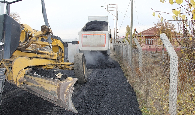 Enginalan Köyünde asfaltlama çalışmaları devam ediyor