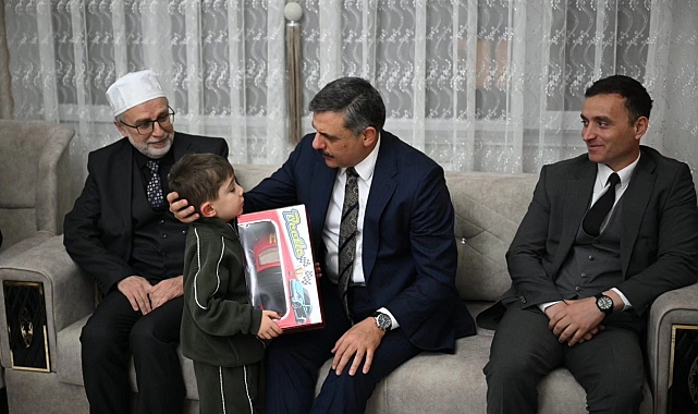 Erzurum Valisi Mustafa Çiftçi, şehit Uzman Çavuş Burak Tortumlu'nun ailesini ziyaret etti