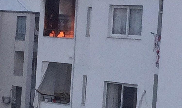 Hatay'ın Dörtyol ilçesinde bir apartman dairesinde yangın çıktı
