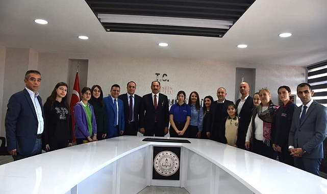 Iğdır'da sözlük tasarımı yarışması düzenlendi
