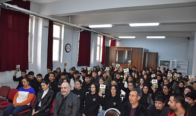 Iğdır Okuyor, Hedefi Yükseliyor" Projesi Kapsamında İlk Kitap Tahlili Etkinliği Gerçekleşti