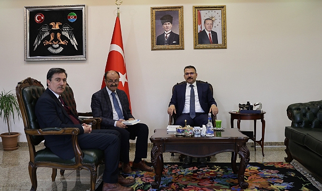 Iğdır Valisi Ercan Turan misafirlerini makamında ağırladı