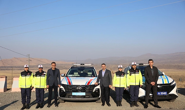 Iğdır Valisi Ercan Turan Suveren trafik kontrol noktasını ziyaret etti