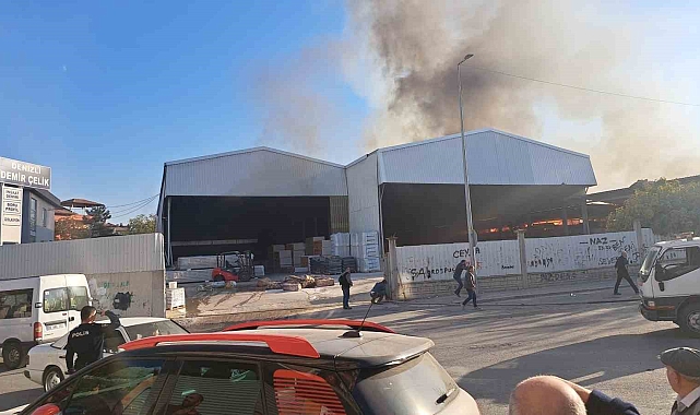 İnşaat malzemesi fabrikasında yangın çıktı