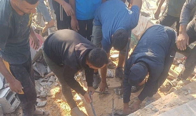 İsrail Gazze'nin Beyt Lahya bölgesine saldırdı
