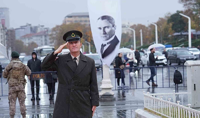 İstiklal Caddesi Atatürk'ün sesi ile yankılandı