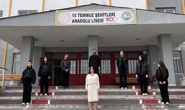 'Kadına Şiddete Dur' demek için kameraların karşısına geçtiler