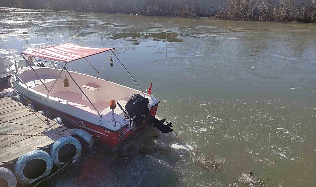 Kura Nehri buz tuttu