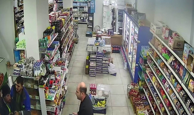 Nefessiz kaldı 'Sırtıma vurun' dedi, Heimlich manevrası ile hayata tutundu